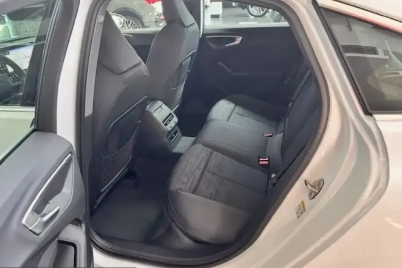 Audi A5 din 2025 cu 1 km - oferta AUD215218 - foto 8