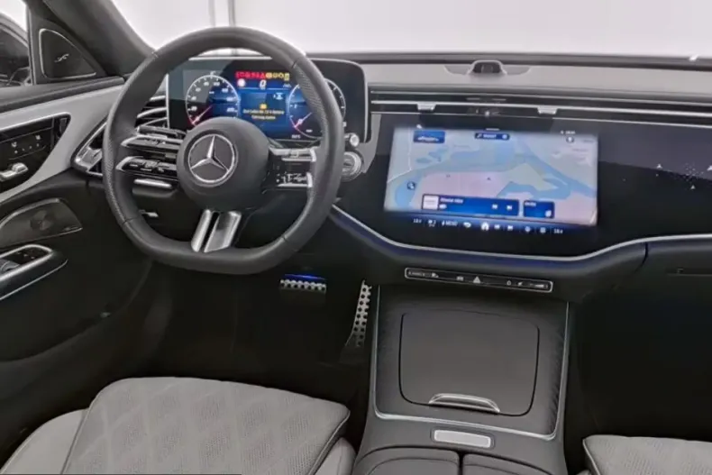 Mercedes-Benz E 220 (Clasa E) din 2023 cu 7.592 km - oferta MER215225 - foto 5