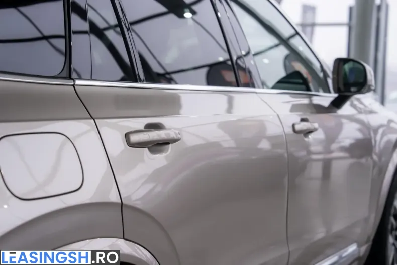 Volvo XC90 din 2025 cu 36.100 km - oferta VOL215227 - foto 9