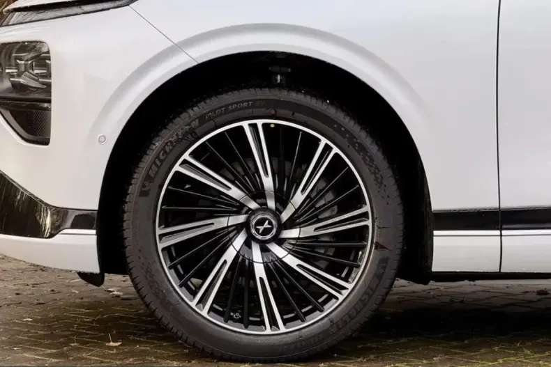 XPENG G9 din 2026 cu 50 km - oferta XPE215230 - foto 8