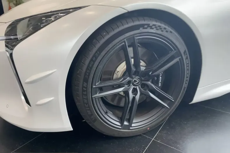 Lexus LC 500 din 2024 cu 100 km - oferta LEX215234 - foto 6