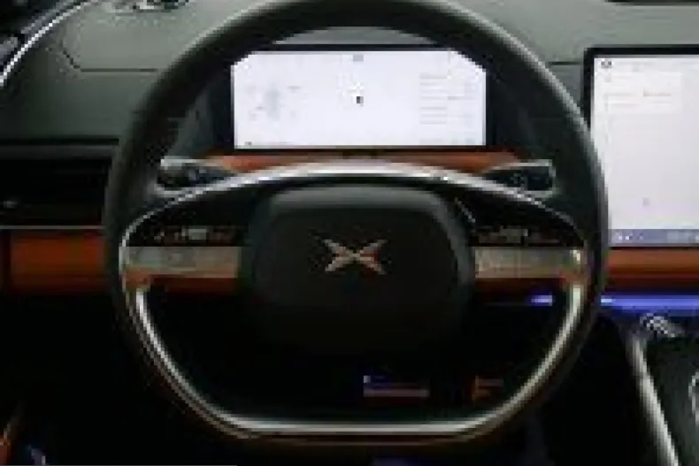 XPENG G9 din 2025 cu 19.900 km - oferta XPE215258 - foto 3
