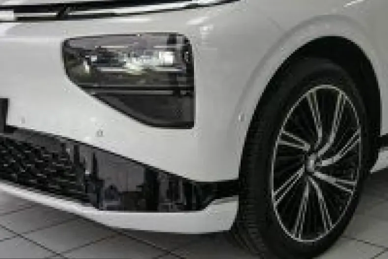 XPENG G9 din 2025 cu 19.900 km - oferta XPE215258 - foto 11