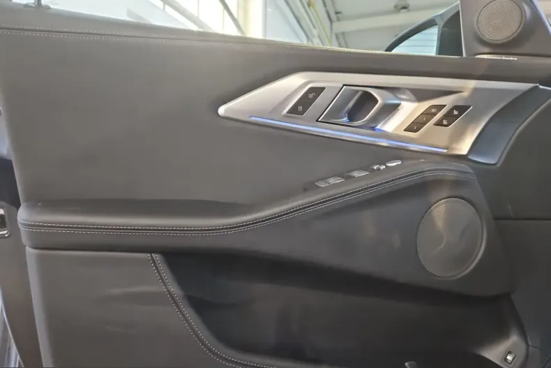 BMW XM (Seria X) din 2024 cu 28.075 km - oferta BMW215264 - foto 18