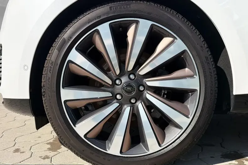 Land Rover Range Rover din 2025 cu 900 km - oferta LAN215287 - foto 4