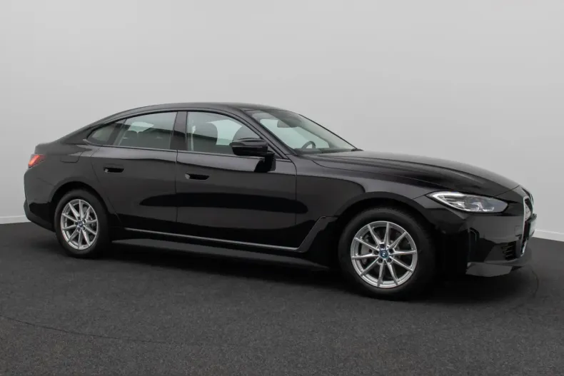 BMW i4 (Seria 4) din 2023 cu 39.056 km - oferta BMW215296 - foto 4
