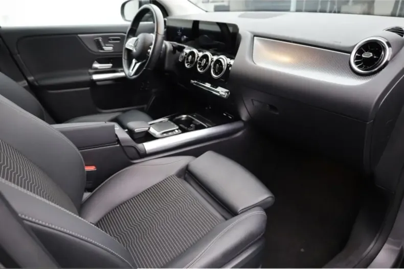 Mercedes-Benz GLA 250 (Clasa GLA) din 2021 cu 68.700 km - oferta MER215310 - foto 16