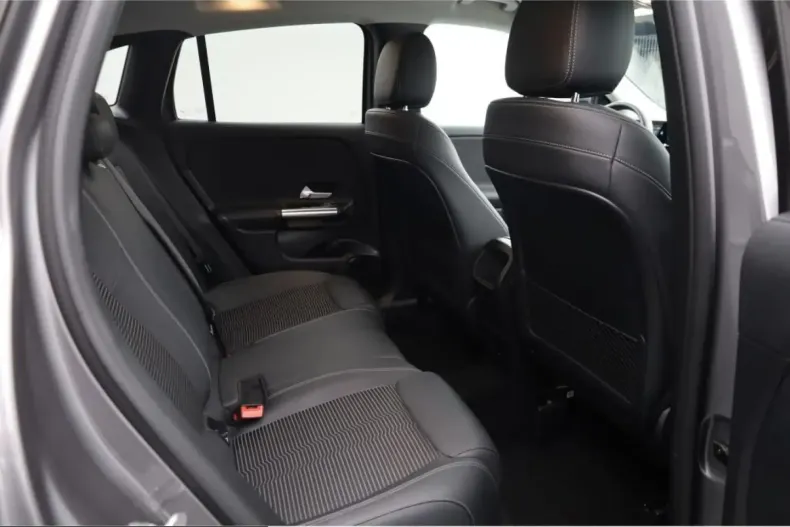 Mercedes-Benz GLA 250 (Clasa GLA) din 2021 cu 68.700 km - oferta MER215310 - foto 19