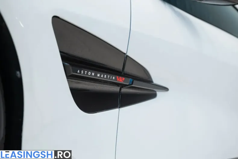 Aston Martin Vanquish din 2025 cu 8.450 km - oferta AST215327 - foto 18