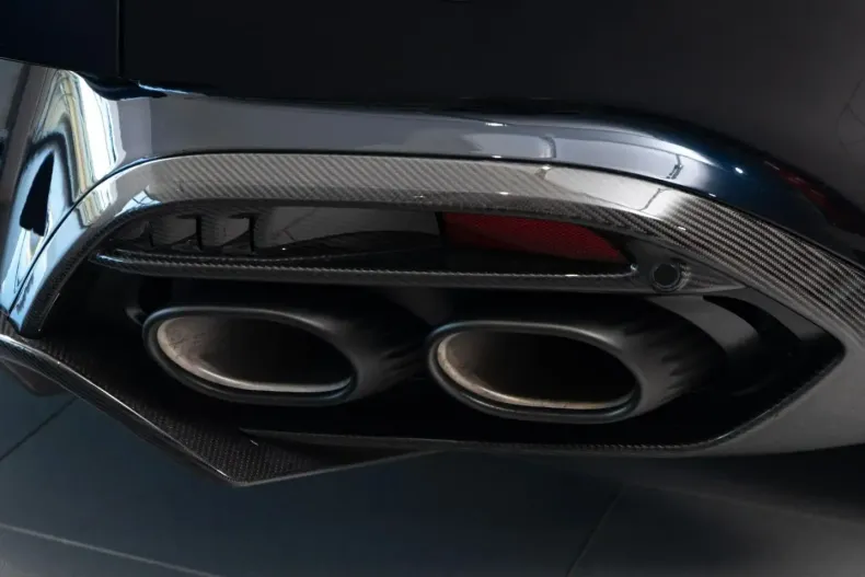 Aston Martin Vanquish din 2025 cu 7.900 km - oferta AST215331 - foto 7