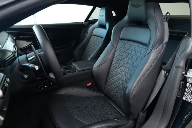 Aston Martin Vanquish din 2025 cu 7.900 km - oferta AST215331 - foto 14