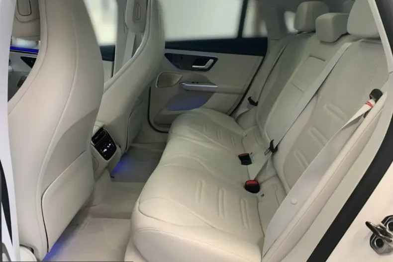 Mercedes-Benz EQE din 2023 cu 3.500 km - oferta MER215335 - foto 18