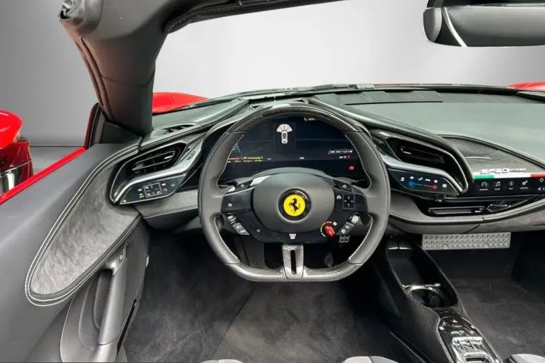 Ferrari SF90 din 2024 cu 1.900 km - oferta FER215337 - foto 11
