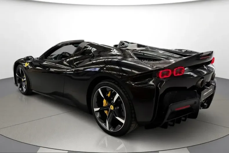 Ferrari SF90 din 2023 cu 4.365 km - oferta FER215341 - foto 5