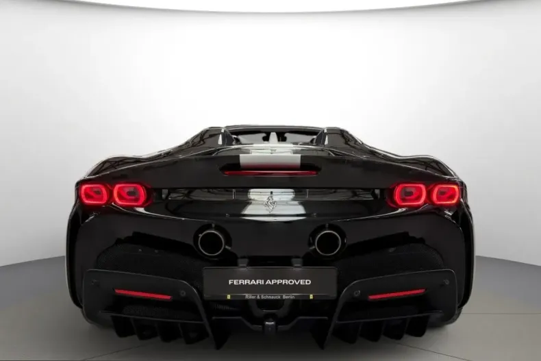 Ferrari SF90 din 2023 cu 4.365 km - oferta FER215341 - foto 6