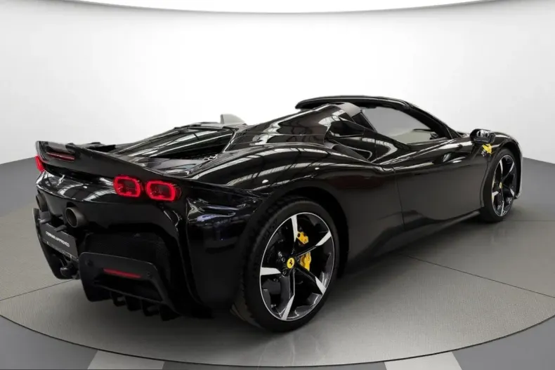 Ferrari SF90 din 2023 cu 4.365 km - oferta FER215341 - foto 8