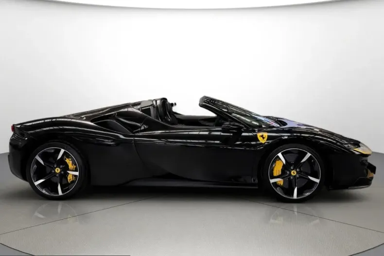 Ferrari SF90 din 2023 cu 4.365 km - oferta FER215341 - foto 9