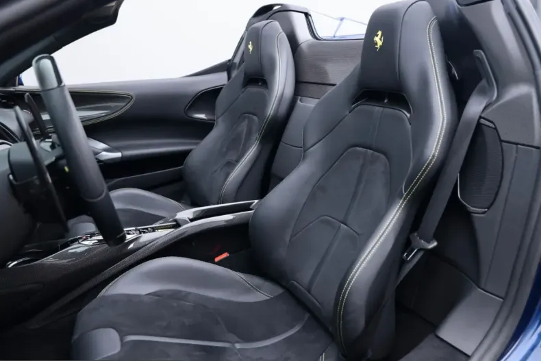 Ferrari SF90 din 2023 cu 1.600 km - oferta FER215342 - foto 9