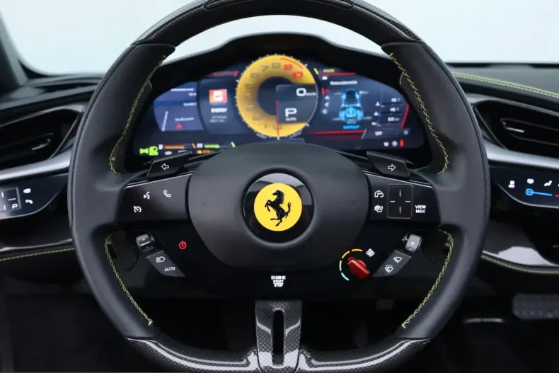 Ferrari SF90 din 2023 cu 1.600 km - oferta FER215342 - foto 10