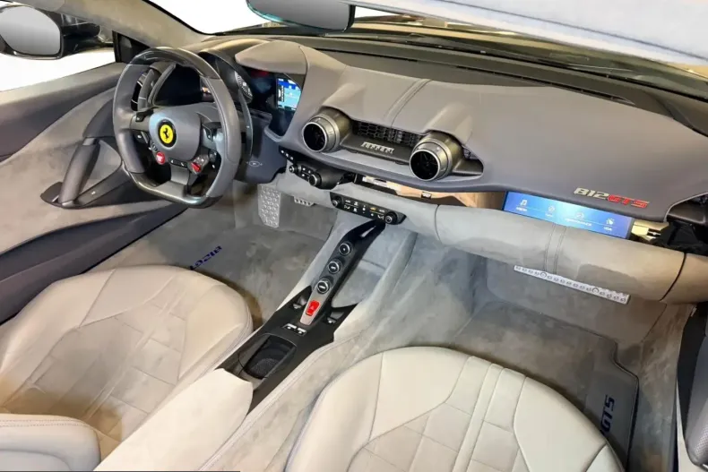 Ferrari 812 din 2024 cu 6.500 km - oferta FER215349 - foto 11