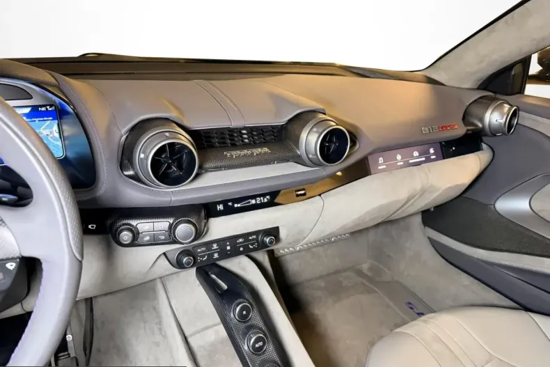 Ferrari 812 din 2024 cu 6.500 km - oferta FER215349 - foto 13