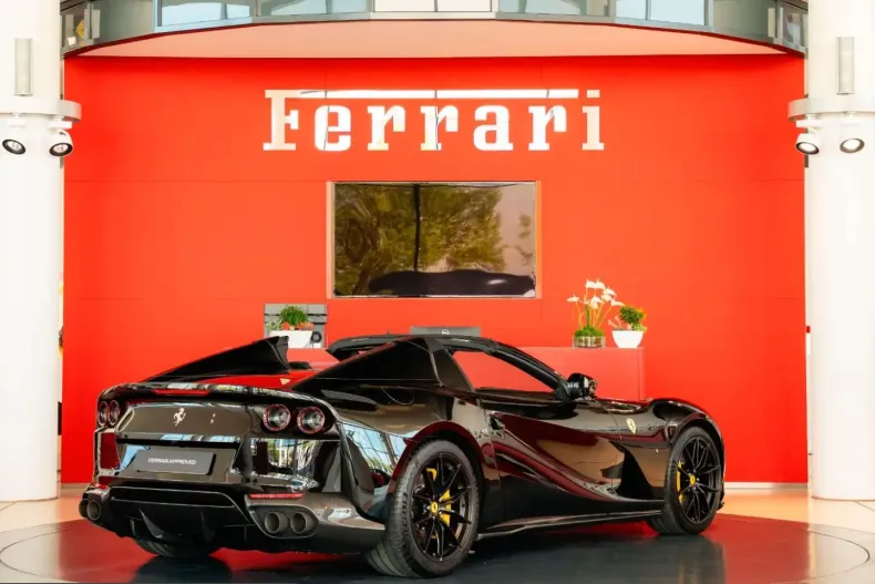 Ferrari 812 din 2023 cu 2.980 km - oferta FER215350 - foto 5