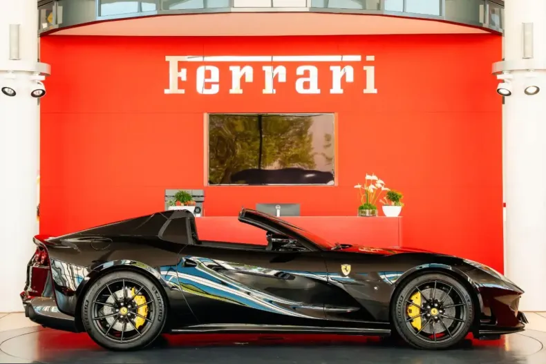 Ferrari 812 din 2023 cu 2.980 km - oferta FER215350 - foto 6