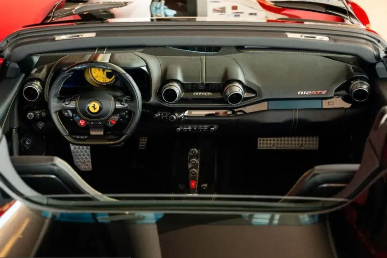 Ferrari 812 din 2023 cu 2.980 km - oferta FER215350 - foto 26