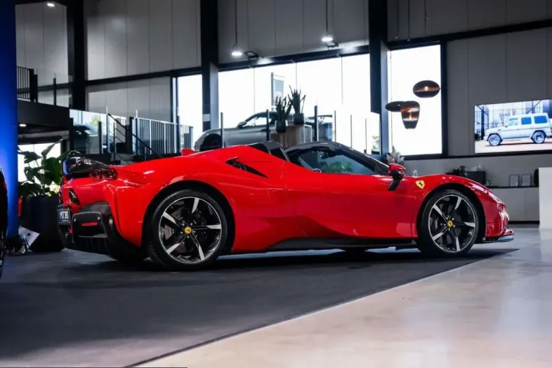 Ferrari SF90 din 2025 cu 4.075 km - oferta FER215351 - foto 8