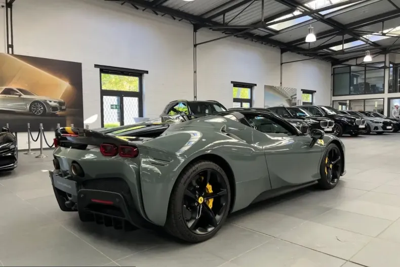 Ferrari SF90 din 2025 cu 2.100 km - oferta FER215355 - foto 11