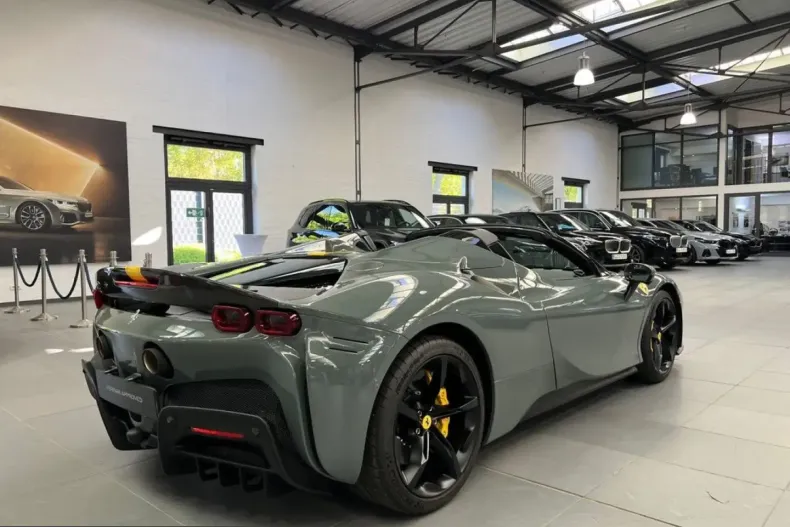 Ferrari SF90 din 2025 cu 2.100 km - oferta FER215355 - foto 12