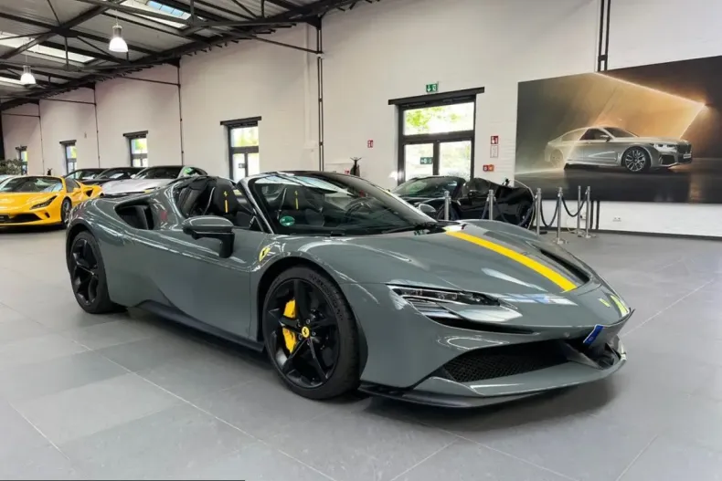 Ferrari SF90 din 2025 cu 2.100 km - oferta FER215355 - foto 14