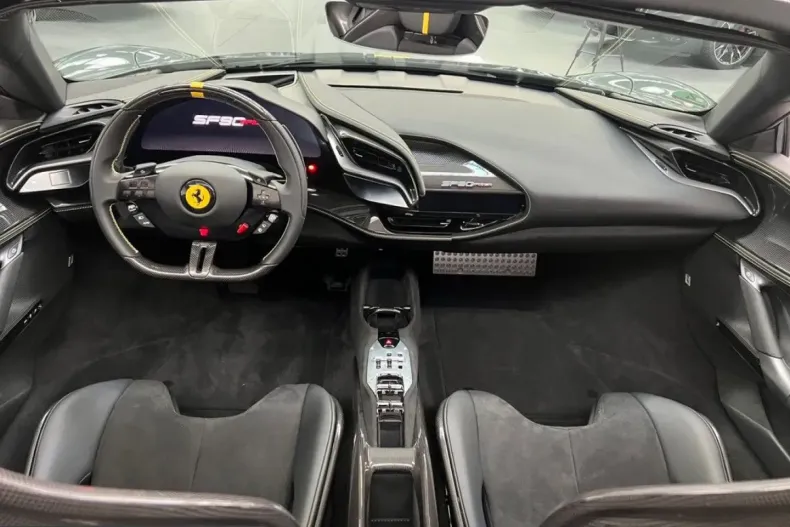 Ferrari SF90 din 2025 cu 2.100 km - oferta FER215355 - foto 22