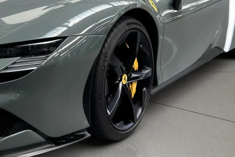 Ferrari SF90 din 2025 cu 2.100 km - oferta FER215355 - foto 23