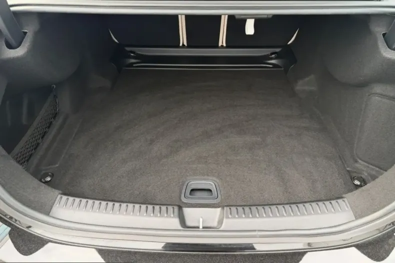 Mercedes-Benz E 450 (Clasa E) din 2025 cu 26.606 km - oferta MER215358 - foto 14