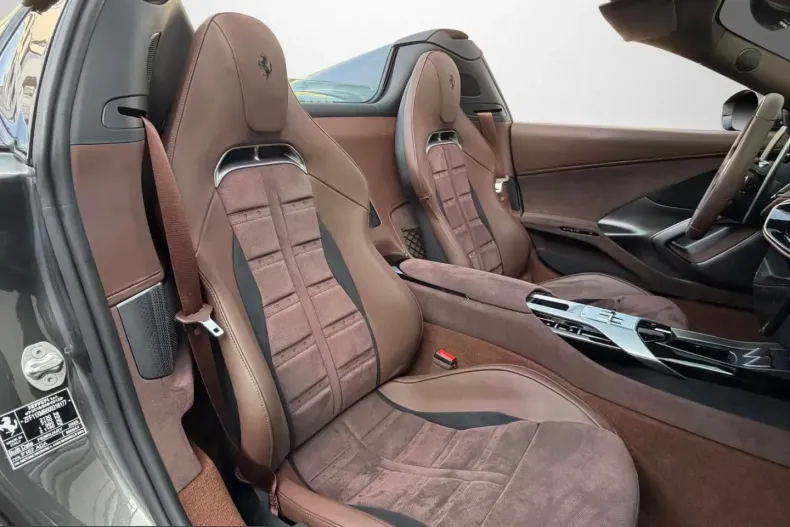Ferrari 12Cilindri din 2025 cu 3.600 km - oferta FER215365 - foto 27