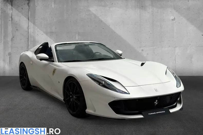 Ferrari 812 din 2023 cu 2.900 km - oferta FER215376 - foto 1