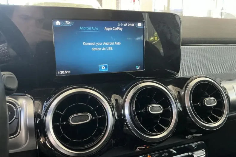 Mercedes-Benz GLB 200 (Clasa GLB) din 2021 cu 84.176 km - oferta MER215378 - foto 9