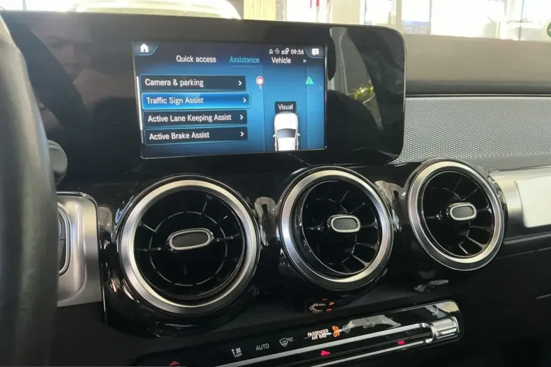 Mercedes-Benz GLB 200 (Clasa GLB) din 2021 cu 84.176 km - oferta MER215378 - foto 10