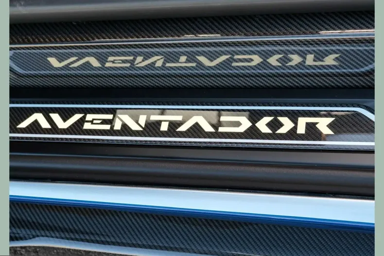 Lamborghini Aventador din 2022 cu 1.150 km - oferta LAM215381 - foto 29