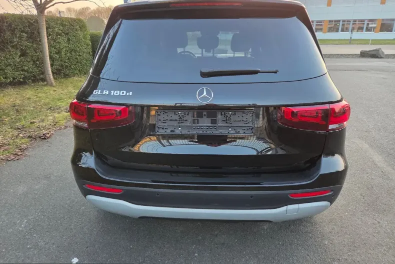 Mercedes-Benz GLB 180 (Clasa GLB) din 2022 cu 68.000 km - oferta MER215383 - foto 6