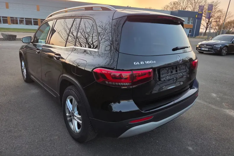 Mercedes-Benz GLB 180 (Clasa GLB) din 2022 cu 68.000 km - oferta MER215383 - foto 7