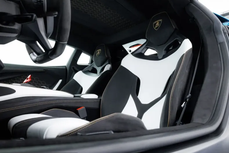 Lamborghini Revuelto din 2025 cu 1.500 km - oferta LAM215388 - foto 26
