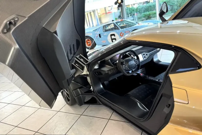 Ford GT din 2022 cu 1.651 km - oferta FOR215389 - foto 10