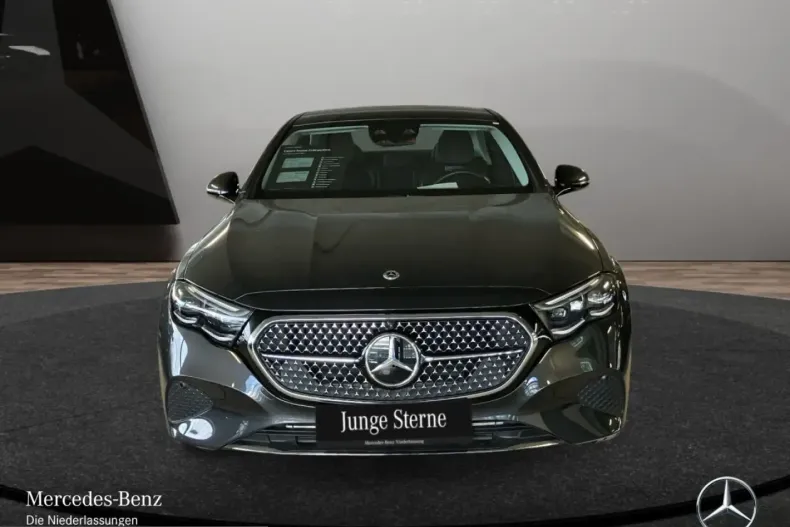 Mercedes-Benz E 300 (Clasa E) din 2024 cu 33.662 km - oferta MER215394 - foto 2
