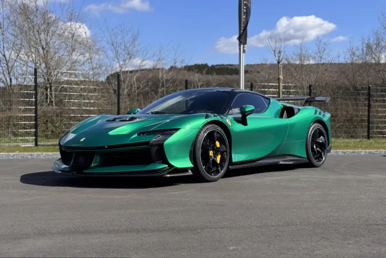 Ferrari SF90 din 2024 cu 1.088 km - oferta FER215400 - foto 11