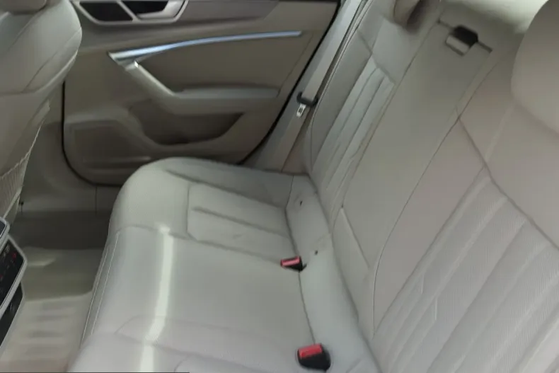 Audi A7 din 2023 cu 46.490 km - oferta AUD215419 - foto 6