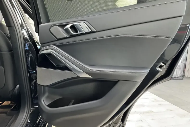 BMW X6 (Seria X) din 2025 cu 8.600 km - oferta BMW215433 - foto 31