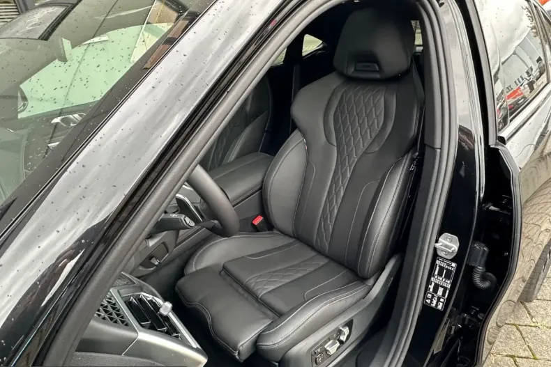 BMW X6 (Seria X) din 2025 cu 4.037 km - oferta BMW215435 - foto 7