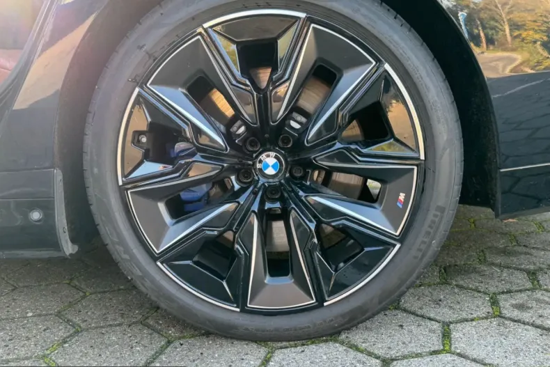 BMW M760 (Seria 7) din 2023 cu 75.000 km - oferta BMW215445 - foto 23